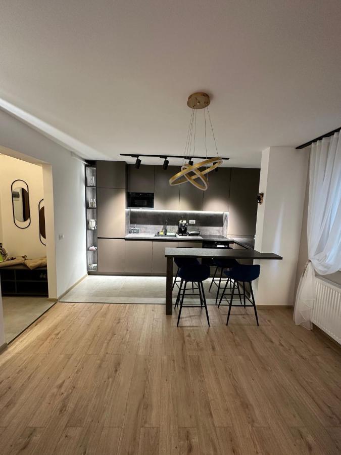 Coresi Luxury Apartments 브라쇼브 외부 사진